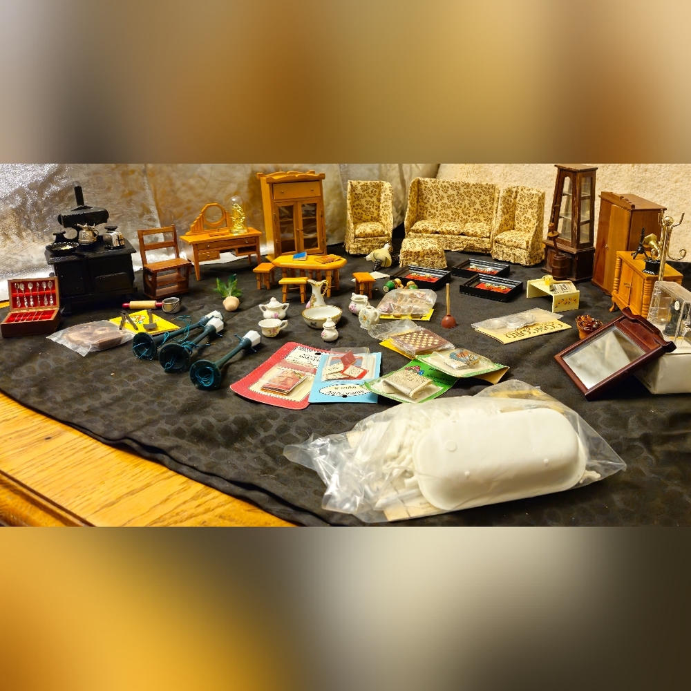 Vintage Doll House Furniture & Accessories.